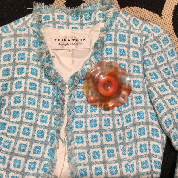 Vintage Chanel orange resin Camellia brooch - Picture 8 of 8